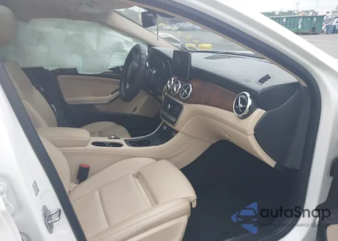 2020 Mercedes-Benz Gla 4Matic z USA, uszkodzony, nr VIN WDCTG4GB8LU028840